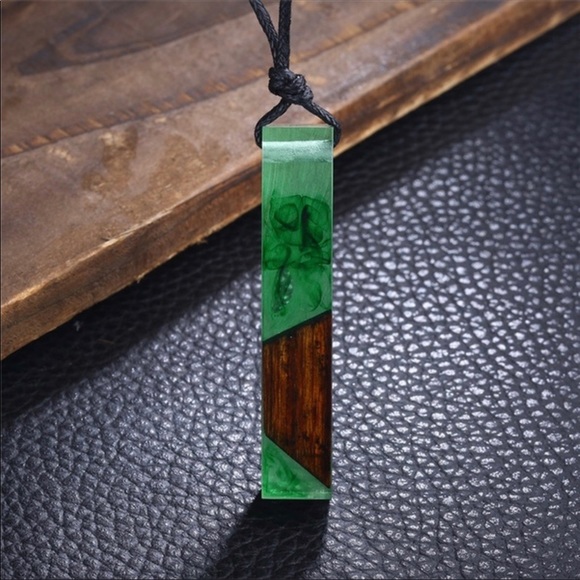 WOOD WITH RESIN PENDANT NECKLACE - Picture 5 of 6